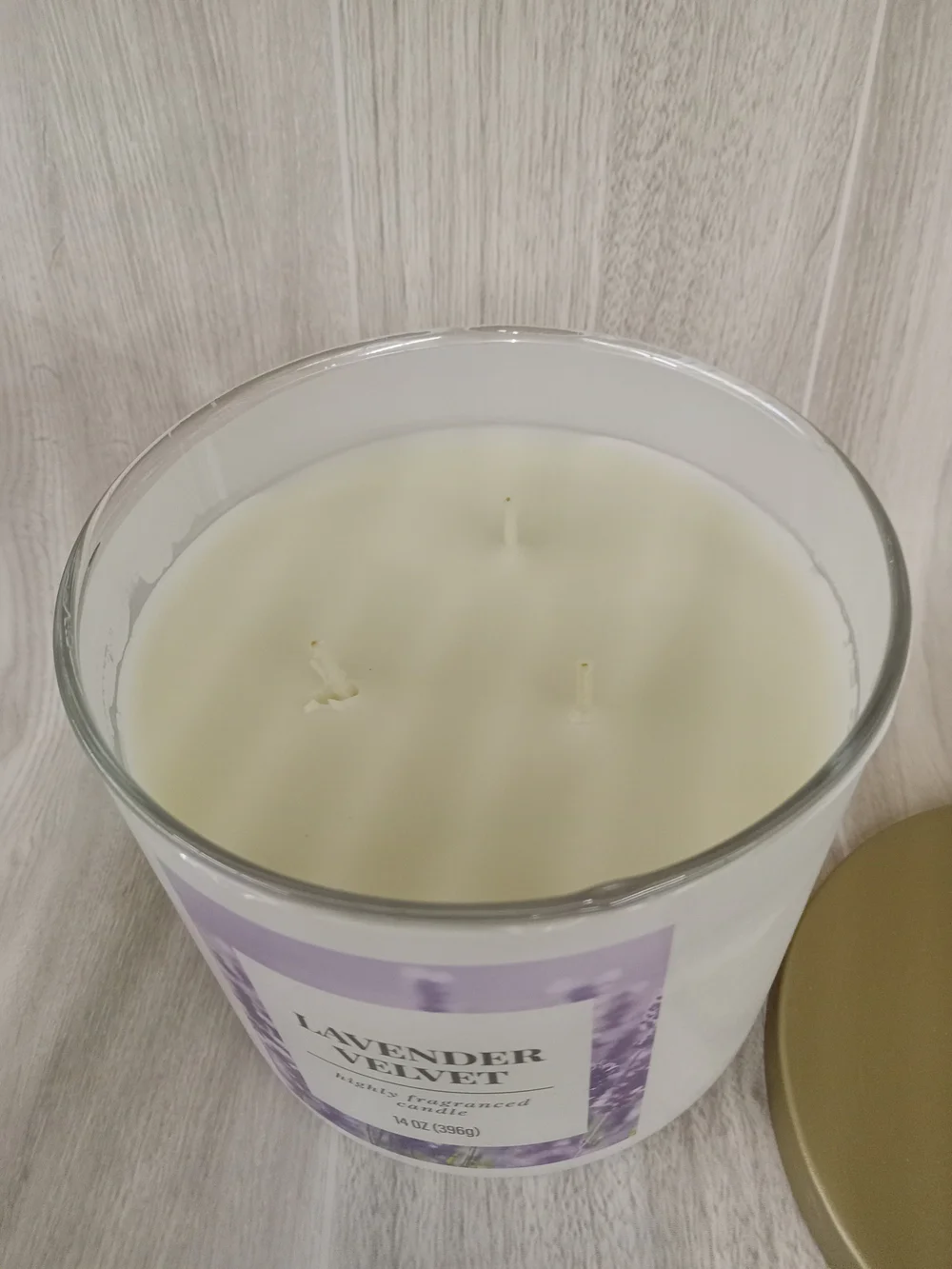 Lavender Velvet Scented Candle - White & Purple
